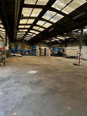 Foto - Halle zu Vermieten - 2.300,00&nbsp;EUR Kaltmiete,