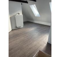 1-Zimmer Dachgeschoss Wohnung - 520,00&nbsp;EUR Kaltmiete, ca.&nbsp; 28,00&nbsp;m&sup2; in Bremen (PLZ: 28309) Hemelingen