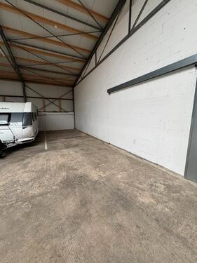 Foto - Hallenstellplatz für großen Camper, Boote oder Leichtflugzeuge