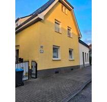 2-Zimmer-Wohnung im Kölner Norden Volkhoven Weiler inkl Garten