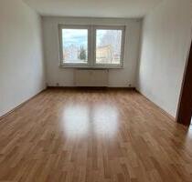 niedliche 2-Zi.-Whg. in der 1. Etage mit Wanne - Crimmitschau