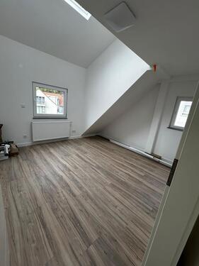Foto - Kernsanierte 3 Zimmer-Maisonettewohnung mit Küche