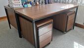 Foto - Bürotisch und Container - 60,00 EUR Kaltmiete,