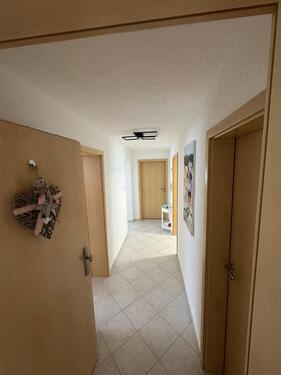 Foto - Schöne 3 Zimmer Wohnung mit Stellplatz, Keller und Waschraum 86qm