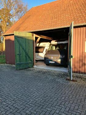 Foto - Stellplatz, PKW, Wohnwagen, Wohnmobile