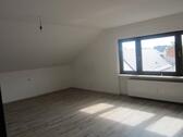 Foto - 4 Zimmer Dachgeschoßwohnung - 1.260,00&nbsp;EUR Kaltmiete, ca.&nbsp; 114,45&nbsp;m&sup2;