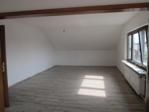 Foto - 4 Zimmer Dachgeschoßwohnung zur Miete in Weiterstadt