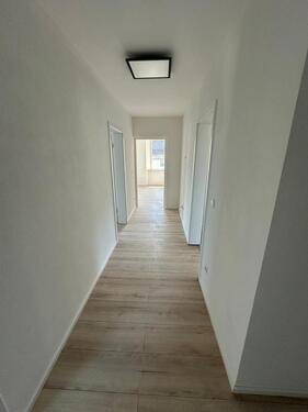 Foto - 4 Zimmer Wohnung Kernsaniert - 1.000,00 EUR Kaltmiete,