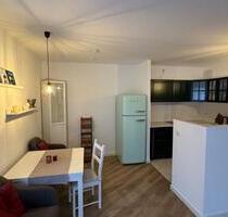 Möblierte 2 Zimmerwohnung, Süd-Terrasse, Tiefgaragenstellplatz - Köln Ehrenfeld