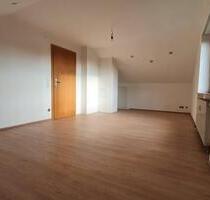 2,5 Zimmer Dachgeschoss-Wohnung, im Grünen - Schweinfurt Haardt