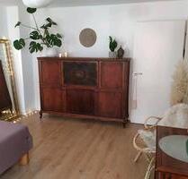 Helle 2 Zimmer Wohnung möbliert Küche Balkon zur Untermiete - Erlangen Bruck