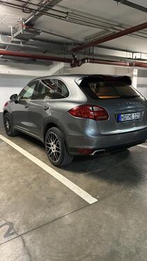 Foto - Tiefgaragenstellplatz zu vermieten – mit Kameraüberwachung!