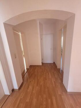 Foto - „Raum für mehr: Eleganz und Komfort auf einer Ebene.“