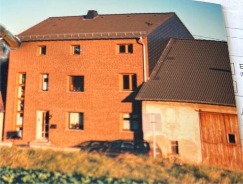 Foto - Haus, Scheune sowie Grund und Boden