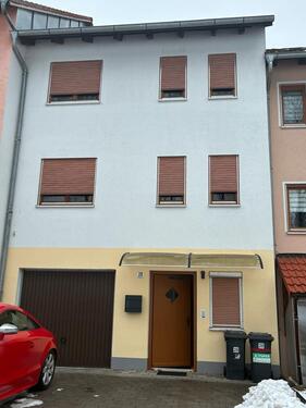 Foto - Reihenmittelhaus mit Garage und Garten