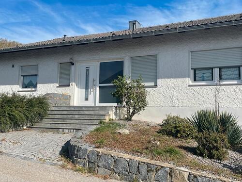 Foto - Einfamilienhaus - 1.150,00&nbsp;EUR Kaltmiete, ca.&nbsp; 120,00&nbsp;m&sup2;