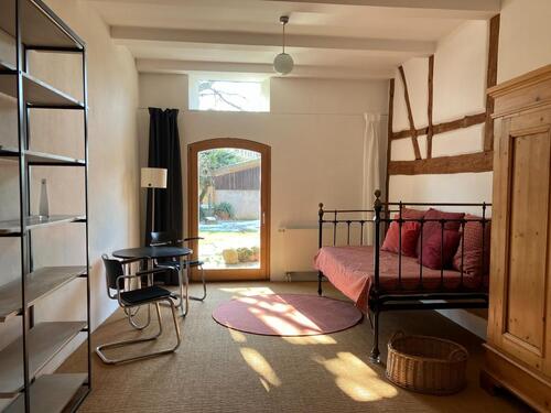 Foto - Ein-Zimmer-Apartment mit Flair - 360,00&nbsp;EUR Kaltmiete, ca.&nbsp; 28,50&nbsp;m&sup2;