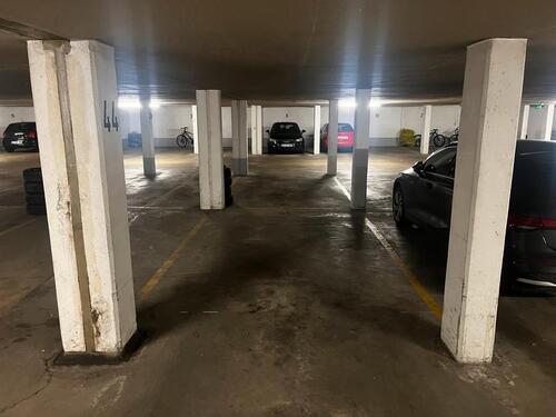 Foto - Tiefgaragenstellplatz zu vermieten