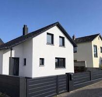 Freistehendes 4 Zi Einfamilienhaus EFH mit Terrasse Wärmepumpe - Haßloch