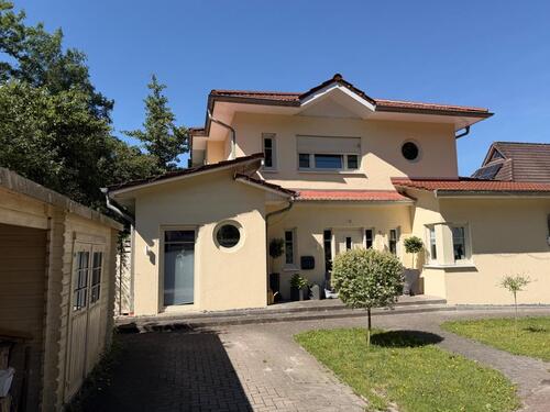 Foto - Freistehendes Einfamilienhaus, Stadtvilla