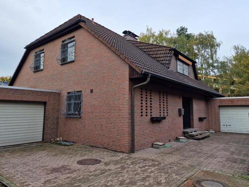 Foto - Großzügiges Einfamilienhaus mit Schwimmbad