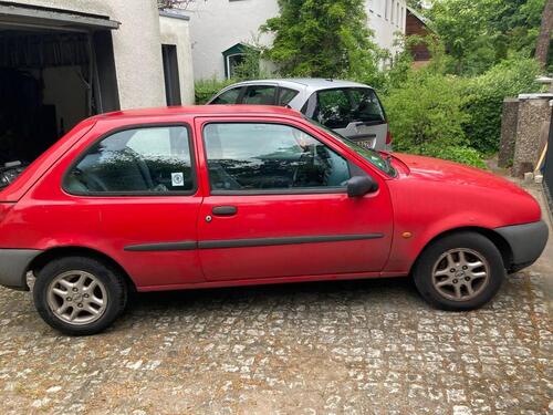 Foto - Kfz-Stellplatz außen Hof nahe Rosenthaler Platz gesichert