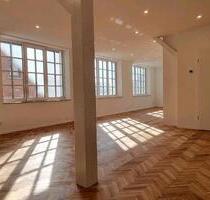 Stilvolle 4-Zimmer-Loft-Wohnung in Leonberg-Höfingen