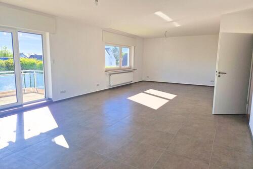 Foto - Sehr großzügige 3-Zimmer-Wohnung mit Balkon und Garage in Hennef-Uckerath