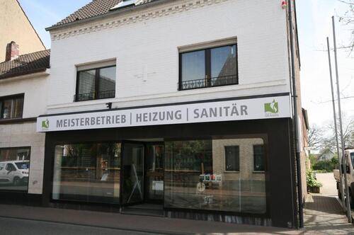 Foto - Wohnhaus mit Gewerbeteil in Anrath, zu verkaufen