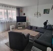 Moderne 3-Zimmer-EG-Wohnung mit neuem Alu-Glas-Balkon, Garage & G - Lichtenfels
