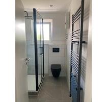 Kernsanierte 3 Zimmerwohnung mit Balkon & EBK - Hof Christiansreuth