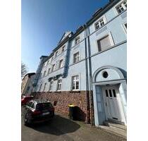 Einzigartig großzügige Altbauwohnung nach Sanierung zu vermieten - Neunkirchen