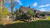 Foto - Wunderschönes Haus, Großes Grundstück & Garten, viel Privatsphäre