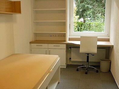 Foto - Studentenwohnheimzimmer Freiburg ab 1.11, möbliert