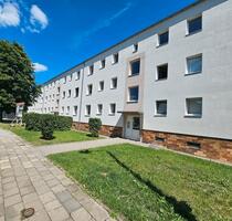Schnell sein lohnt sich- 3 Zimmerwohnung mit Balkon und Fußbodenheizung - Bitterfeld-Wolfen