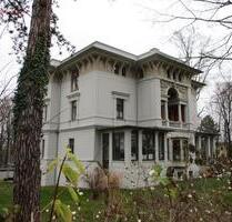 Stilvolle Altbau-Exklusivität auf 141 m² – großzügige 4-Raum-EG-Wohnung in der Plantagenstraße 2 in Glauchau