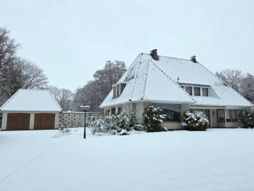 Foto - Statiöses Einfamilienhaus mit grandiosem Grundstück am Waldrand - auch ideal zum Wohnen & Arbeiten!