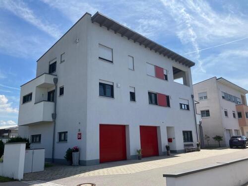 Foto - DG-Wohnung 2,5 Zimmer, 96 qm mit EBK, Süd-Balkon und Garage