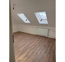 Sanierte DG-Wohnung, 3 Zimmer, 50 m² SZ-Bad - Salzgitter Ortschaft Südost