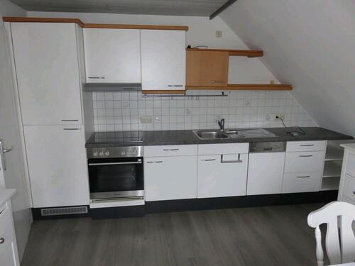 Foto - DG-Wohnung zu vermieten - 680,00 EUR Kaltmiete,