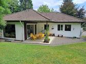 Foto - Einfamilienhaus mit Großem Garten