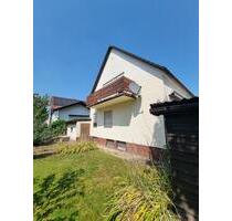 Reserviert ! Ein- bzw. Mehrgenerationenhaus mit großem Garten und - Straubing