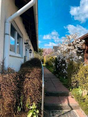 Foto - Großzügiges Haus mit Garten und Garage zu vermieten