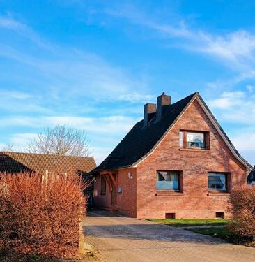 Foto - Gepflegtes Einfamilienhaus mit großemGrundstück in 23858 Reinfeld