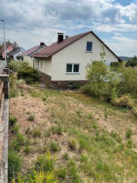 Foto - Einfamilienhaus mit Einliegerwohnung