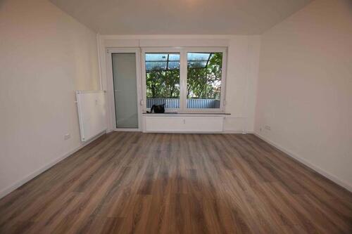 Foto - +++ Renovierte Erdgeschosswohnung mit Tageslichtbad und Wanne +++