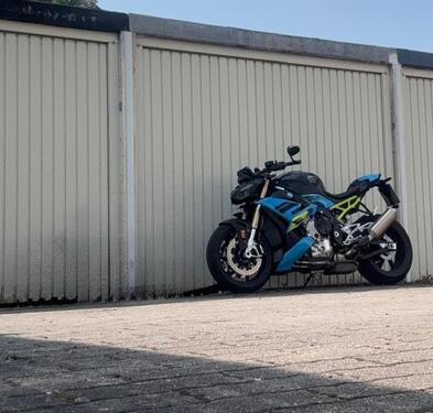 Foto - Motorrad Abstellplatz in 91154 Roth Kupferplatte Ohmstraße Miete