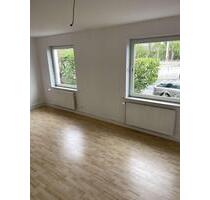 Großzügige modernisierte 2 Zimmerwohnung mit Einbauküche und Wannenbad mit Fenster - Hannover Ahlem-Badenstedt-Davenstedt