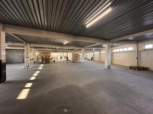 Foto - Gewerbefläche im EG! Perfekt geeignet für Produktion und Lager!