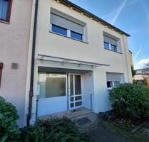 Reiheneckhaus mit großem Garten und Garage - Tübingen